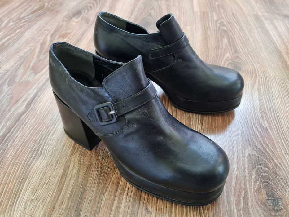 Дамски обувки от естествена кожа 38-ми номер.