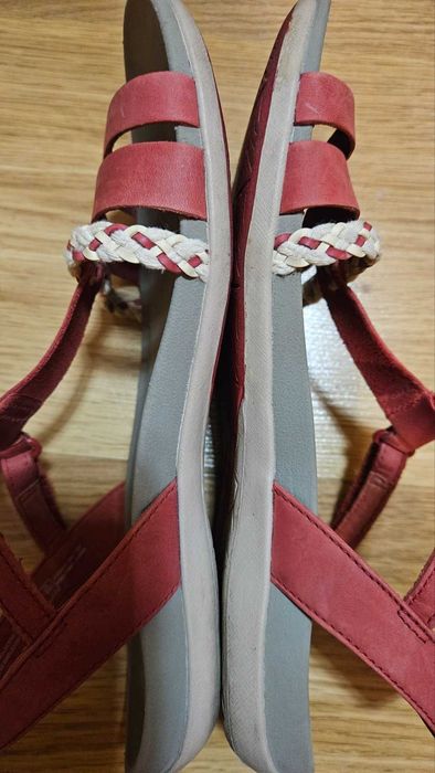 Дамски кожени сандали Clarks