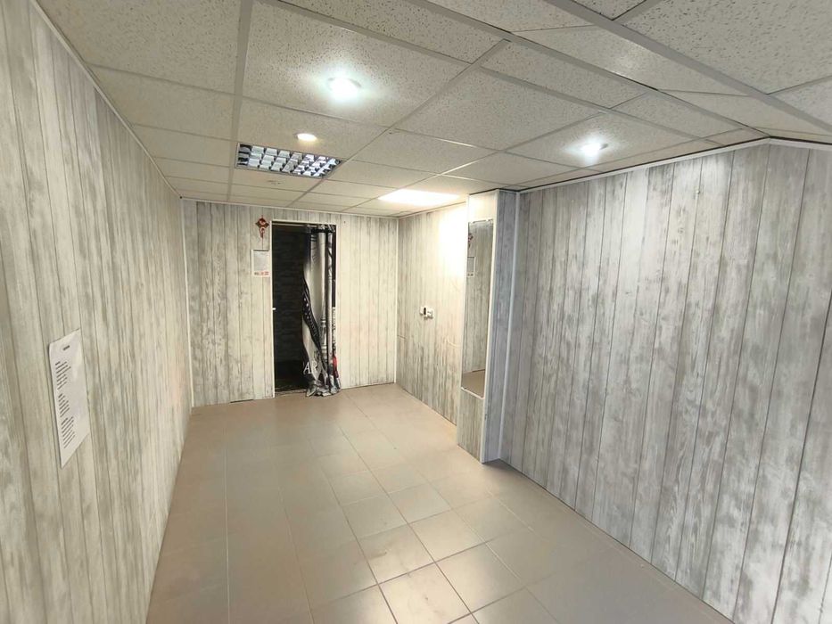 Дава се под наем Магазин в Разград, Варош - 20 кв.м за 178.5 € - Снимка #2