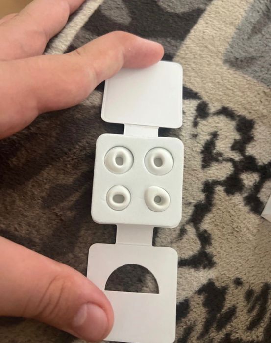Căști AirPods de vânzare