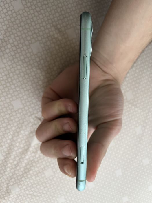 Vând iphone 11 pentru piese /placa de baza iphone 13 /display original