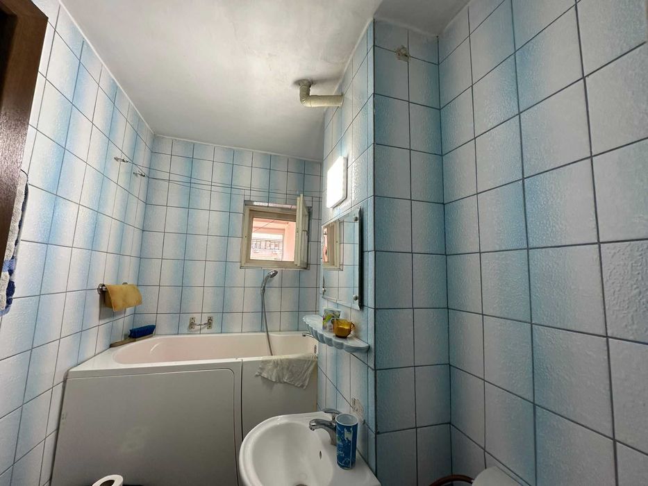 vand apartament 2 camere