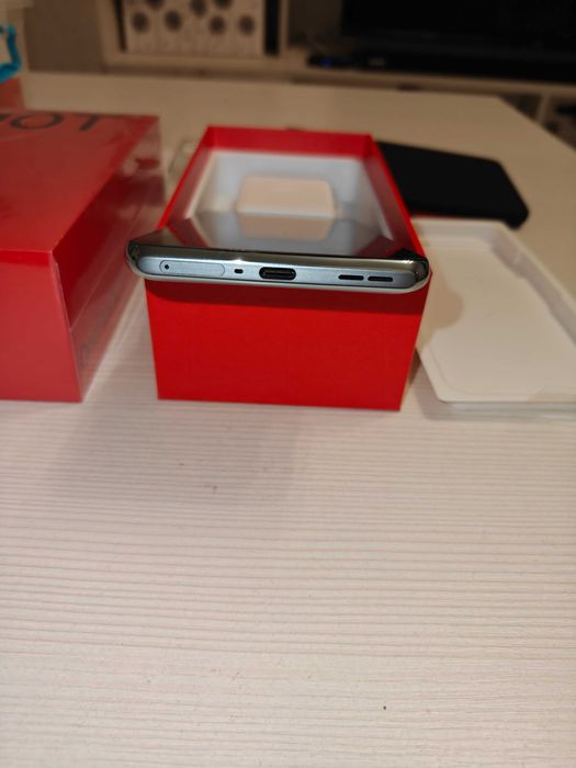 Продам OnePlus 10T 5G   16/512 Гб