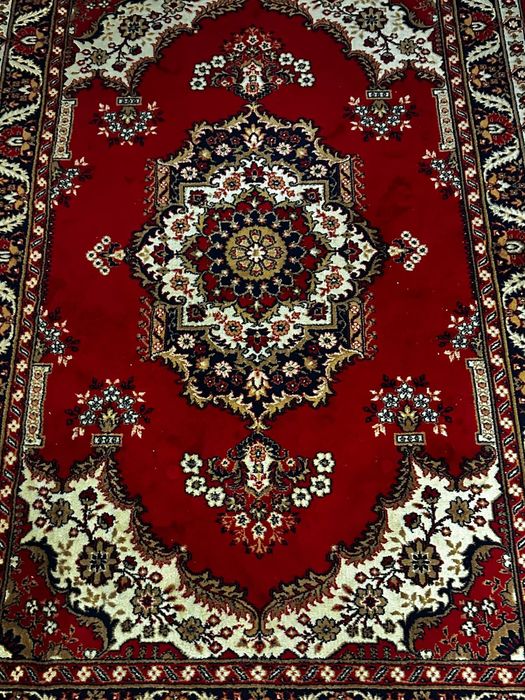 Продам ковер натуральный шерсть.