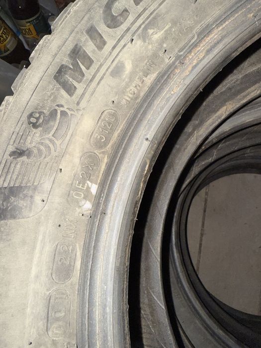 Продам зимние шины 185/65/R15 Michelin