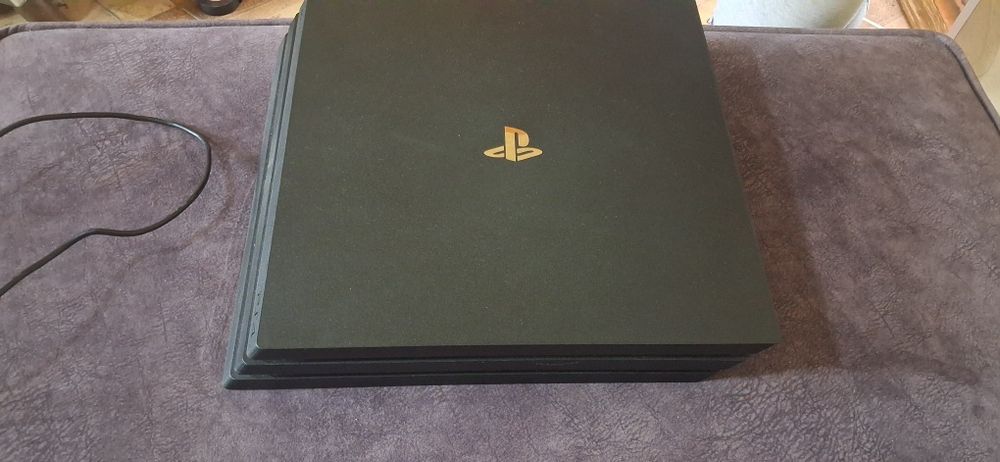 Playstation 4 Pro 1 tb