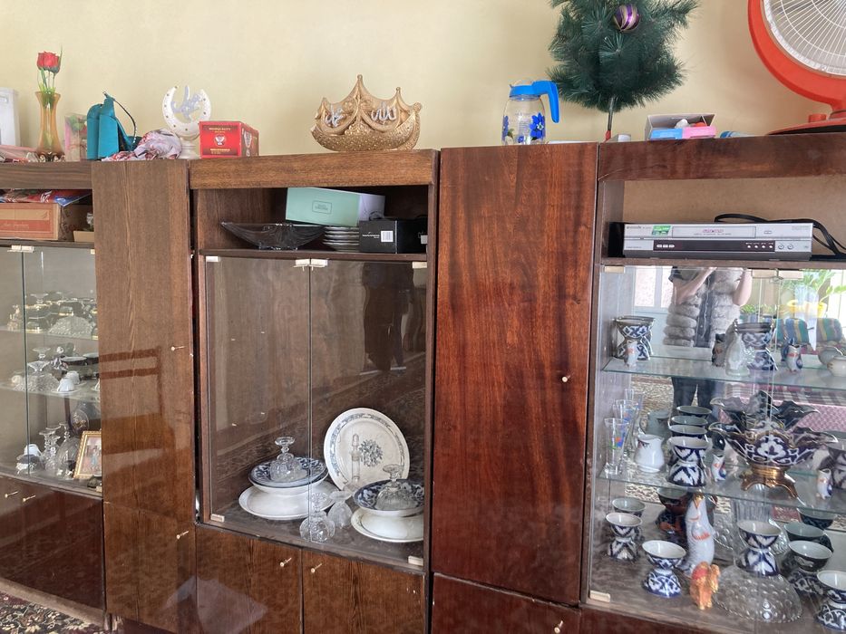 Sotiladi sifati juda yaxshi baquvvat eski raseski stenka hamma jixozla