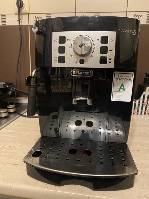 Espressor automat cafea boabe Delonghi Magnifica S , made in Italy
