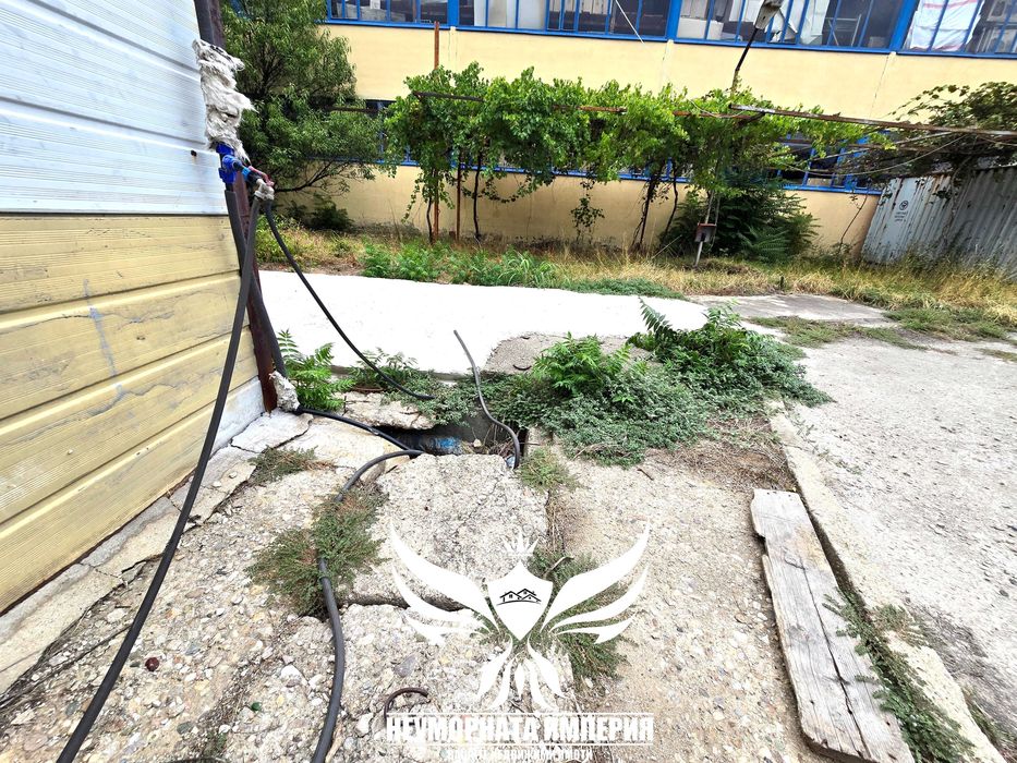 Под наем помещение 40кв с навес за склад или производсто гр.Асеновград