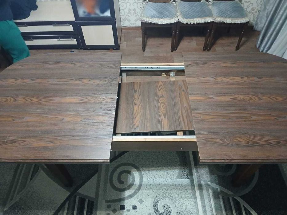Продам стол для гостей