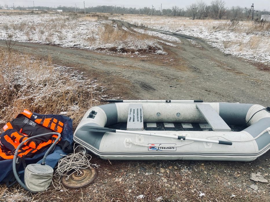 Продам Лодку freesyn