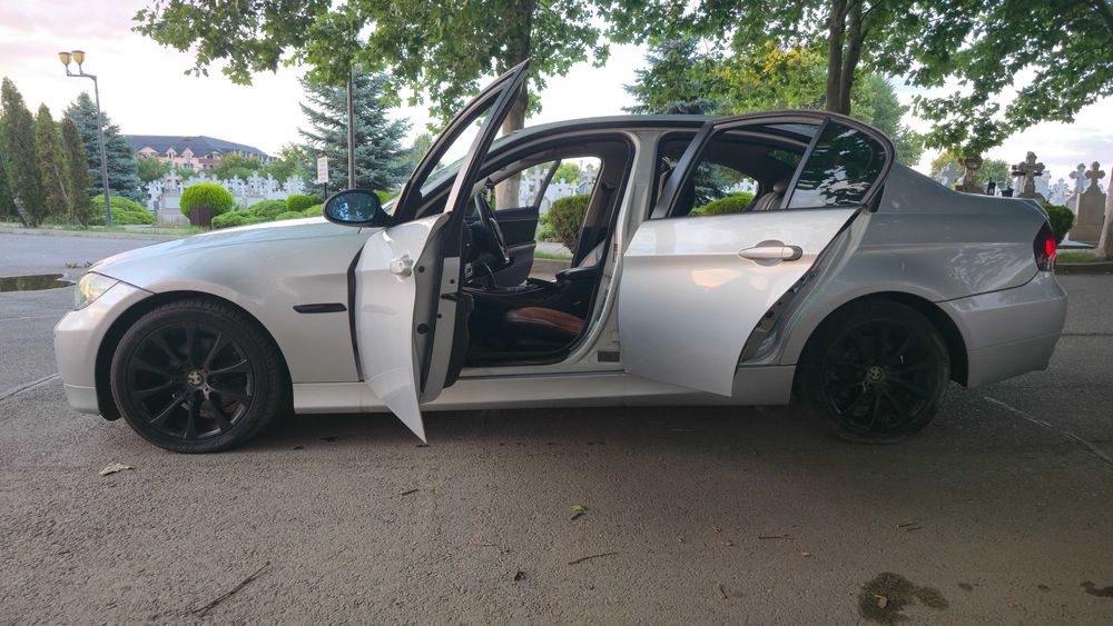 BMW E90 320i 2008 Benzina 2.0 177CP - Citeste descrierea