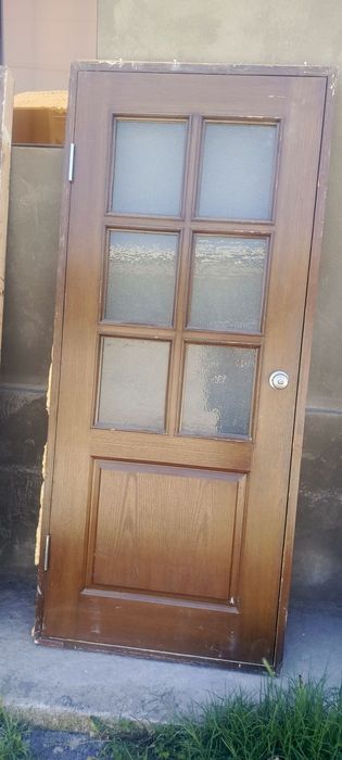 Срочно Предаётся  двери 100000 сум