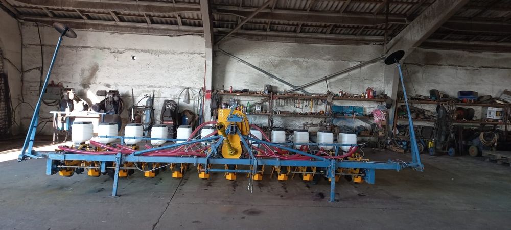 Сеялка 12 рядная