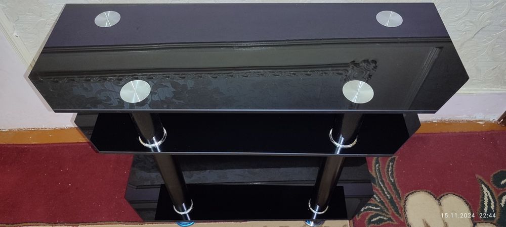 Podstafka na televizor na razmen 32 na plazma i na sov televizora