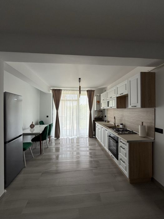 Închiriez apartament