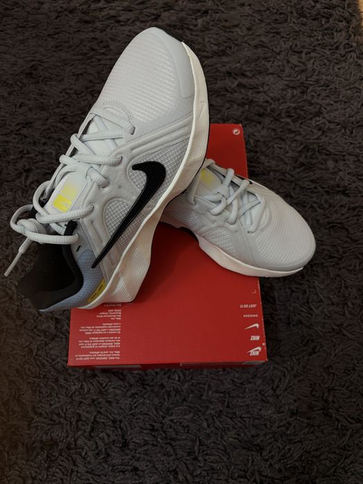 Adidasi nike metro tek 38