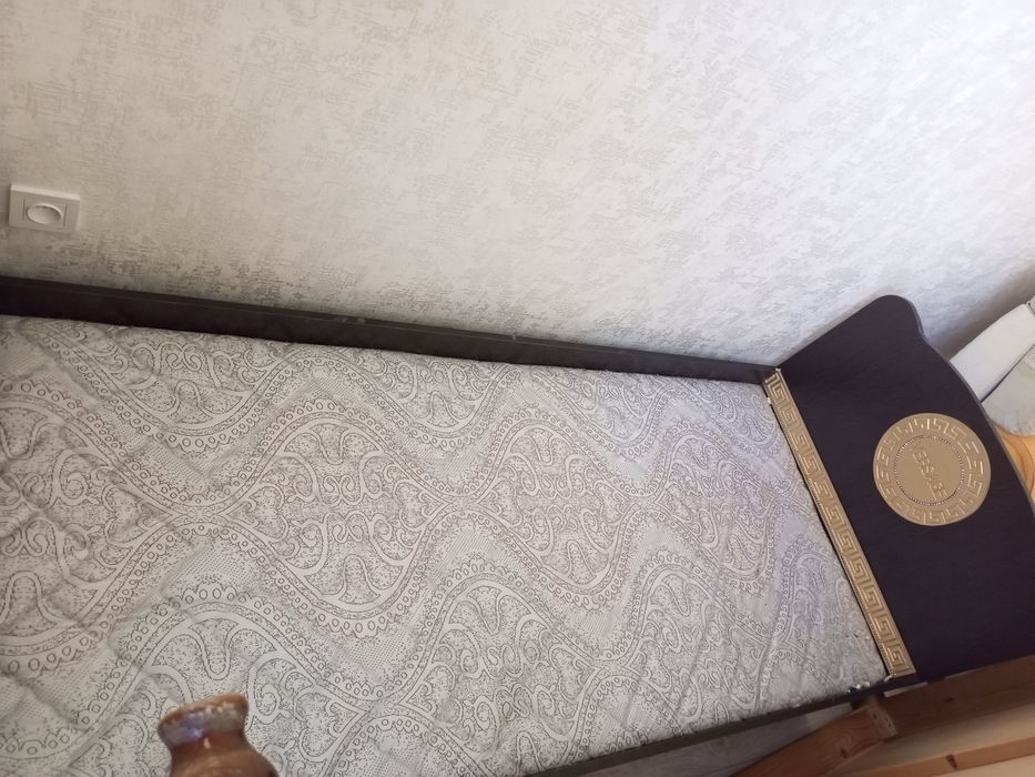 1 кишилик кроват.