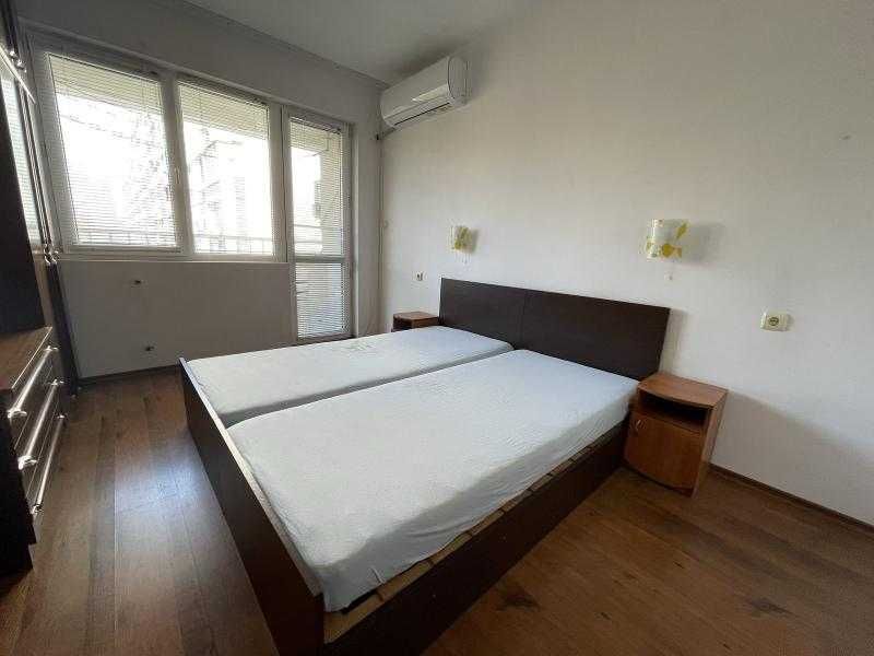 Двустаен апартамент в ж.к. Славейков