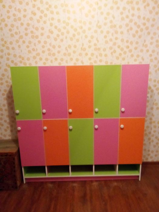 Шкаф одежды для садика. Кийим шкоф болалар богчаси учун