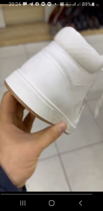 Женские кожанные кроссовки