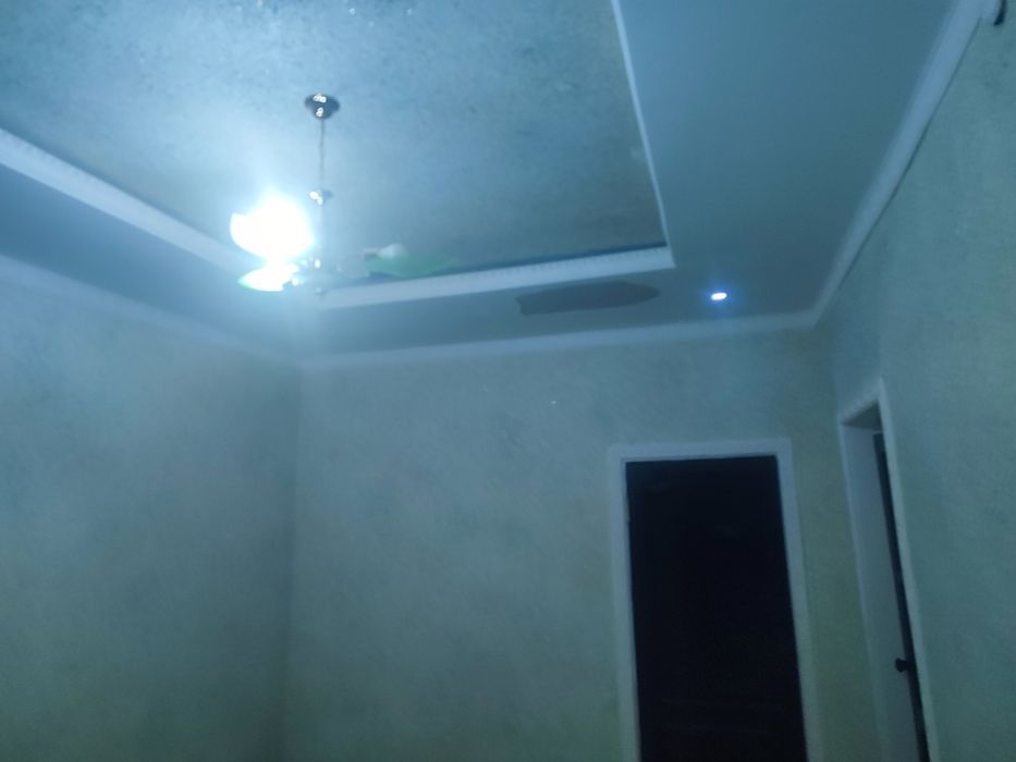 Уй сотилади.ховли