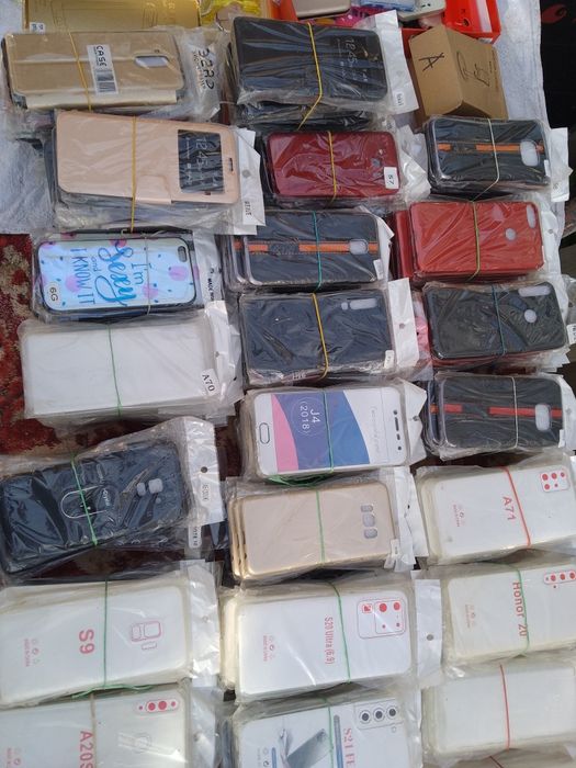 Huse telefoane la 50 bani