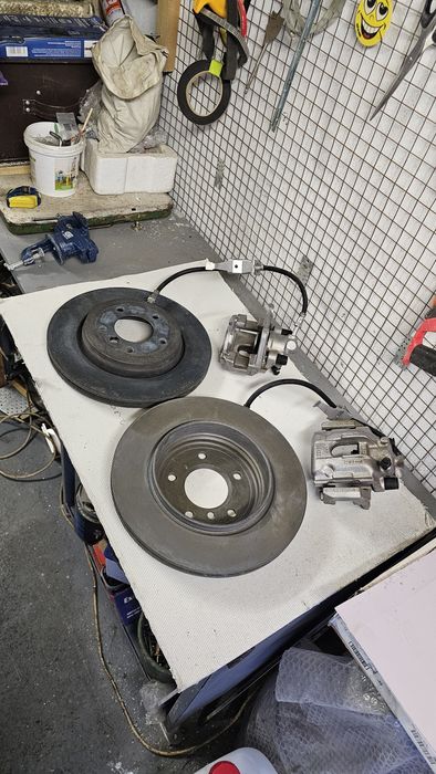 Продам комплект тормозов bmw e46