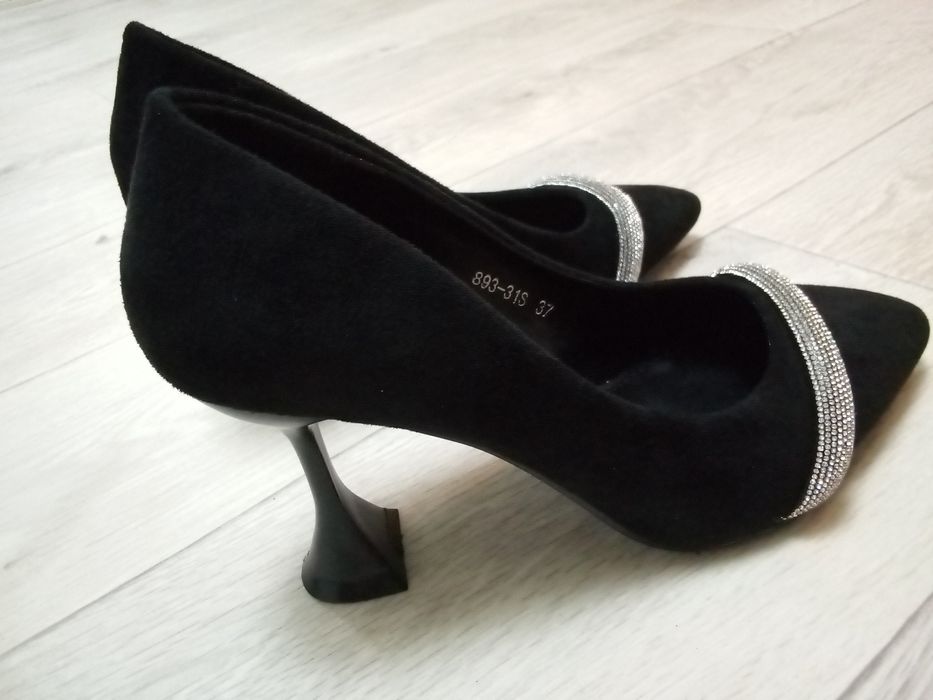 Продам новые туфли