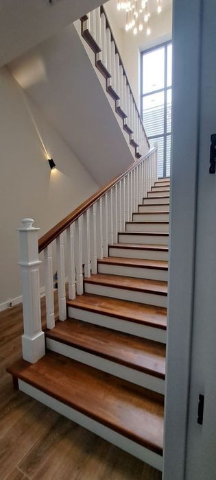 Обшивка лесниц из МДФ, Шпона а так же из натурального дерева