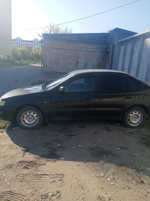 Продается машина Toyota Carina E