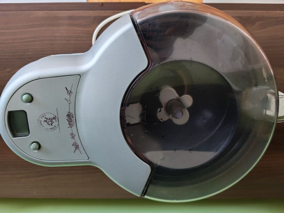 Friteuza cu aer cald Tefal