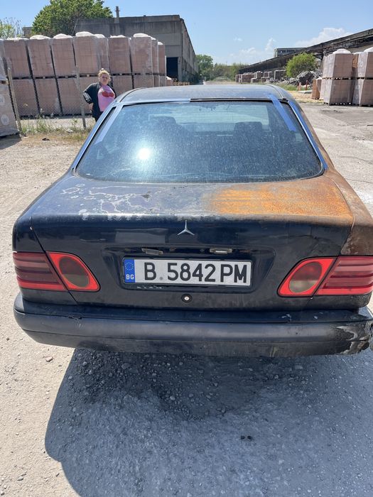 Мерцедес Е220 95к.с.