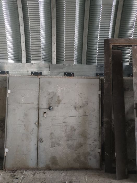 Двери металлические