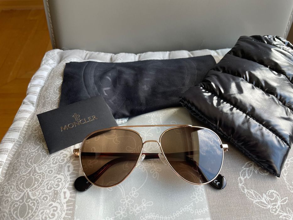 Оригинални слънчеви очила Moncler
