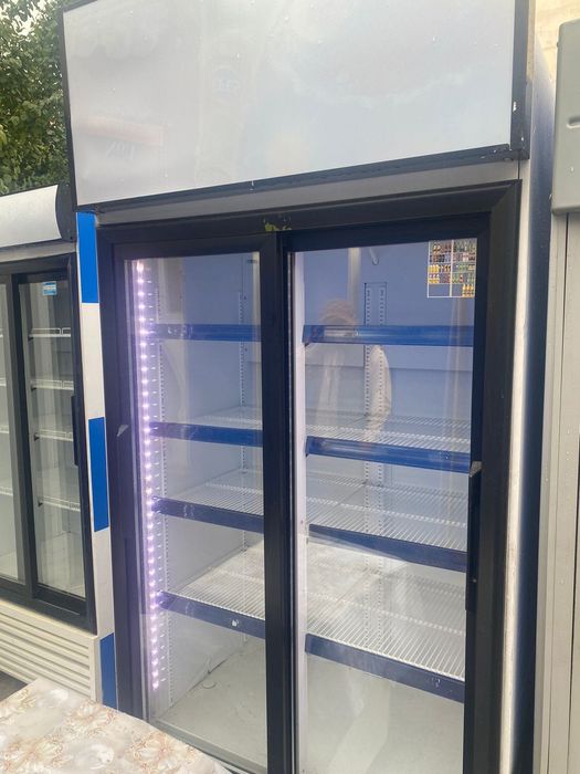 Витринный холодильник