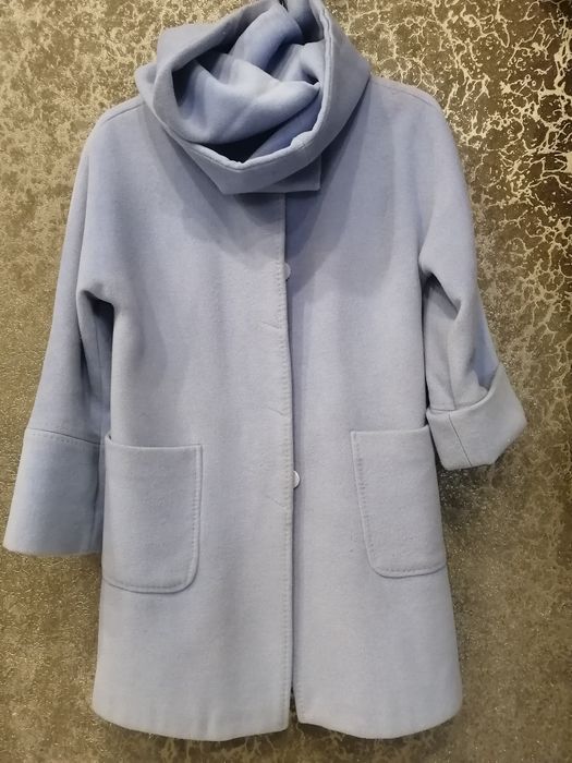 Продам б/у  пальто с хомутиком