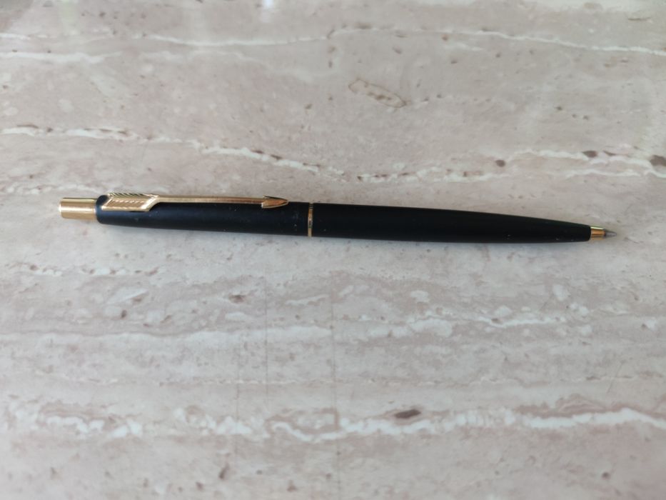 Pix Parker Insigna vintage made in England