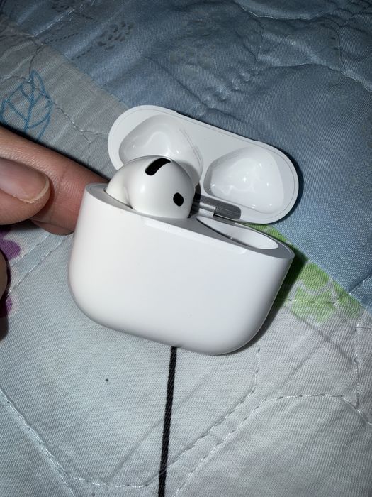 Airpods 4, левый , оригинал 100 %
