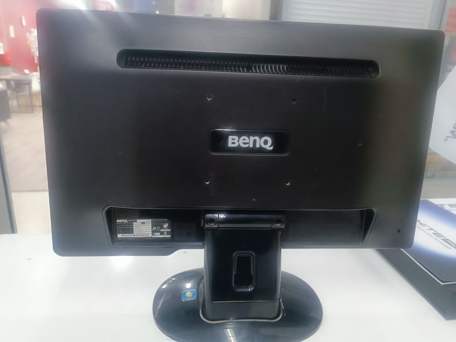 Монитор Benq в отличном состоянии.