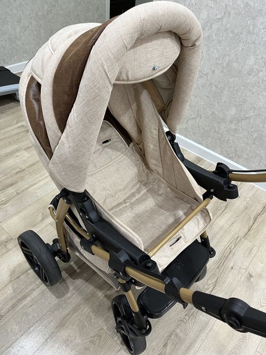Продам коляску 3 в 1