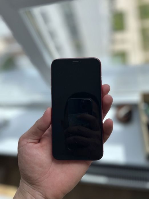 Смартфон IPhone XR