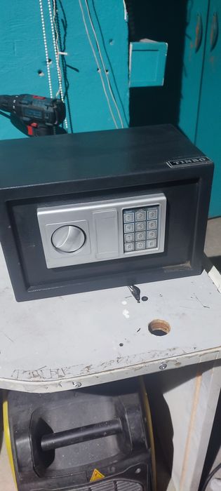 Продам сейф в отличном состоянии