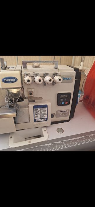 Оверлок машинка britex