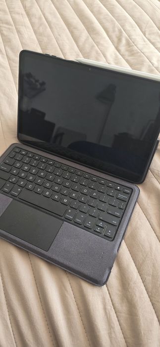 Samsung Tab S11, ecran AMOLED, 128GB, 12GB Ram, aproape nouă + Pen + Tastatura cu iluminare