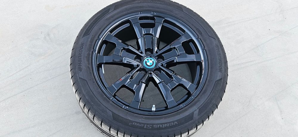 Jante BMW iX3 X3 G01 X4 G02 black edition 245 50 19 vara Hankook 2022