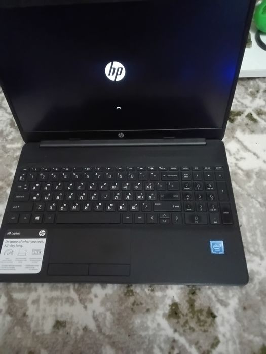 Laptop Hp sotuvda
