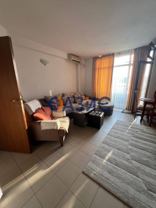 Продава се Двустаен апартамент в к.к. Слънчев бряг - 68 кв.м за 1317 €/кв.м - Снимка #3