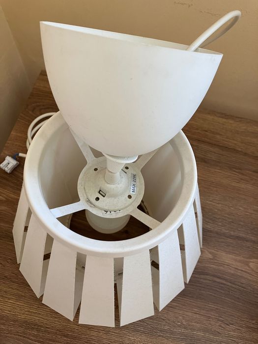 Висяща таванна лампа