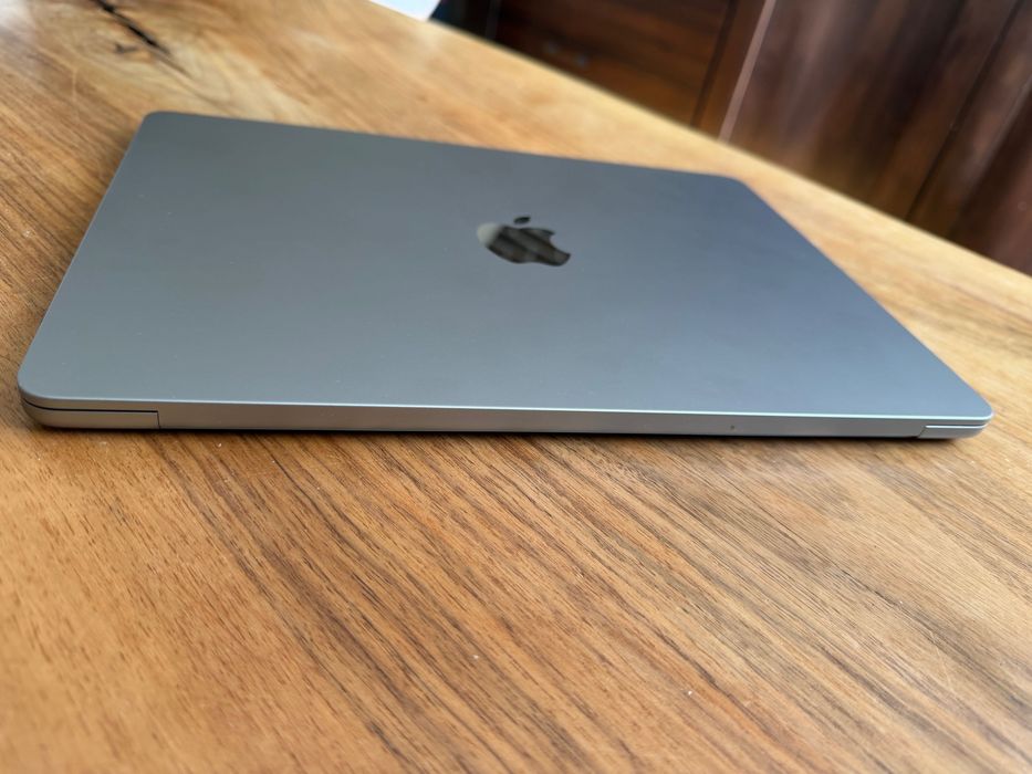 MacBook Air M2 13.6" / 16GB / 512GB – отлично състояние, 88% батерия
